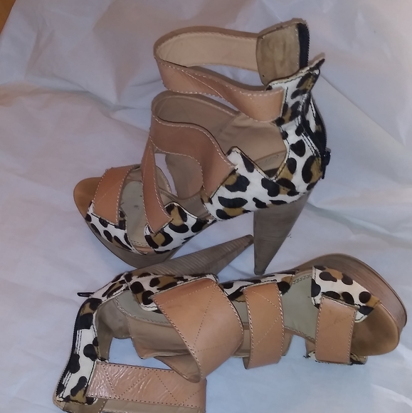 Sandals - Picture 3 of 3